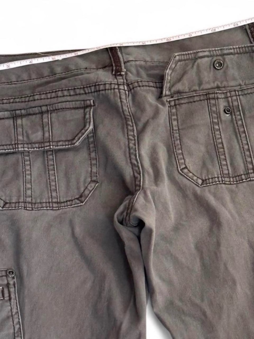 y2k low rise cargo pants in light brown, size 30” waist - Picture 5 of 5